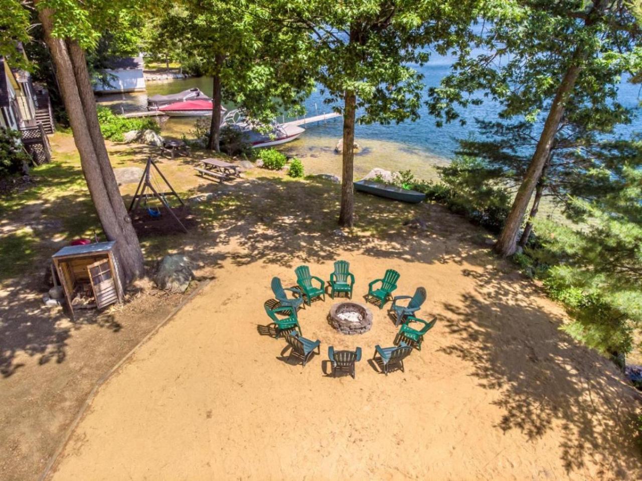 Waterfront Home On Squam Lake ホールダーネス エクステリア 写真